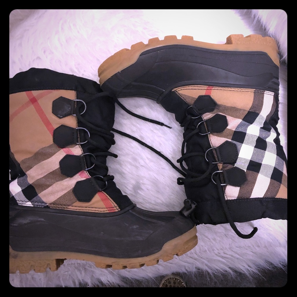 Burberry Nova Check Snow Boots Sz 37/38 Designer